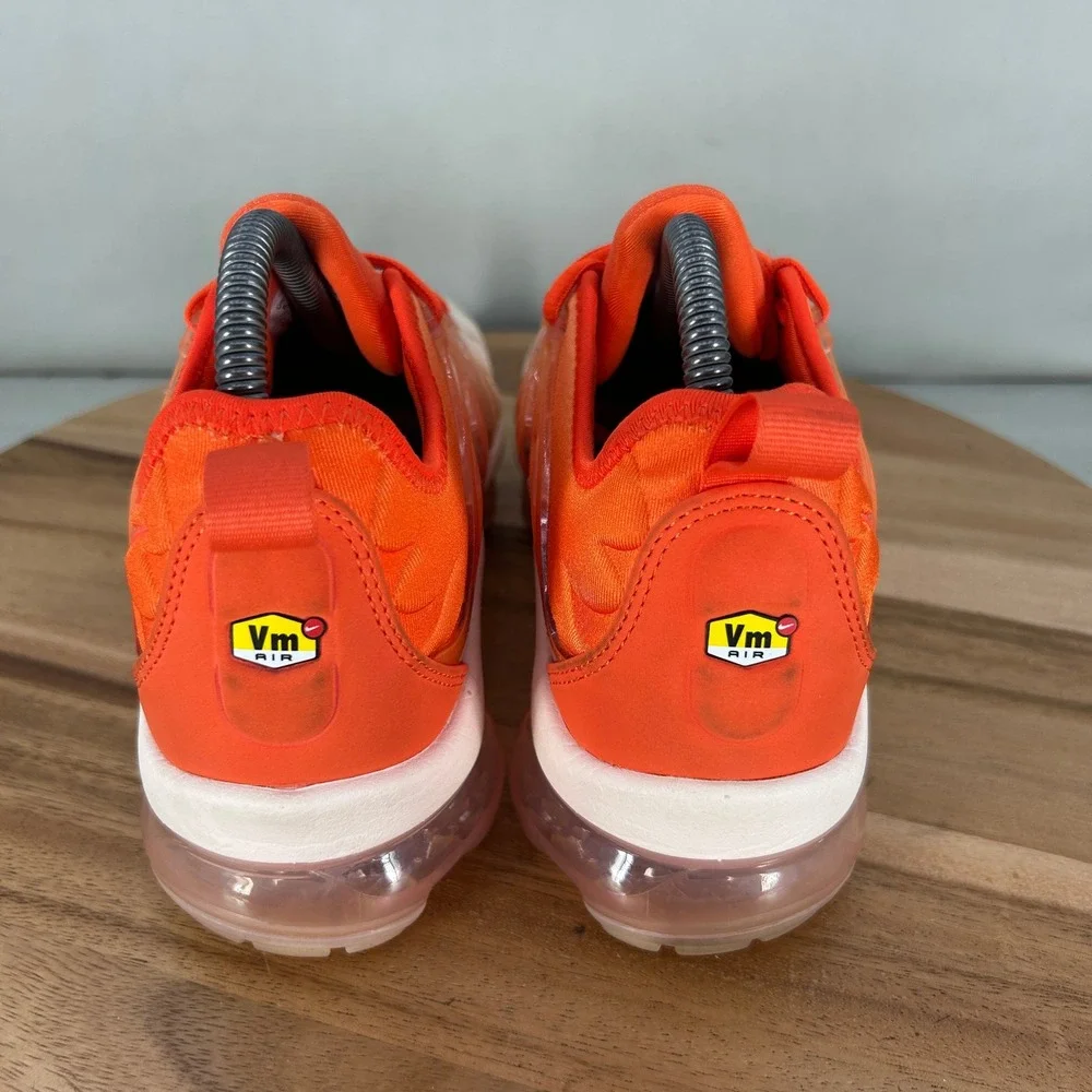 Nike Air Vapormax Plus Womens Orange Fade DQ8588-800 Size 8